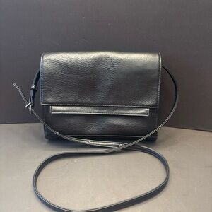Chic Black Leather began Crossbody Bag